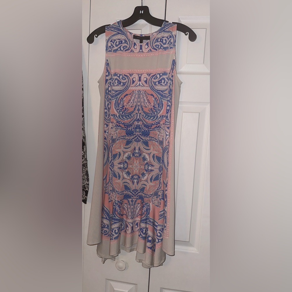 BCBGmaxazria Size XS Tan Blue and Peach Patterned Dress